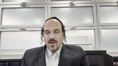 א הערליכע מעשה פון מוותר זיין דערלייגט מען נישט - דורך הרב אליהו שווארץ ביים שיעור פון עמוד היומי דרשו -פסחים דף צ"ז