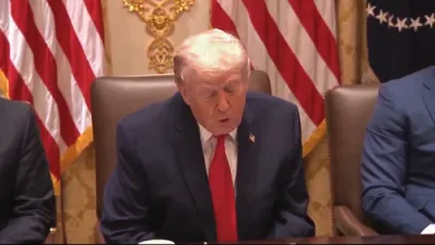 טראמפ האט ארויסגעברענגט פאלנדע גאז פרייזן, ציטירנדיג אייאווע ביי $1.85 פער גאלאן.