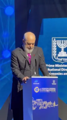 אלבאנישע פרעמיער מיניסטער עדי ראמא לויבט אידן און פארדאמט אנטיסעמיטיזם.