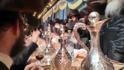  שמחת החתונה בחצר הקודש זוועהיל - טרעבישאן