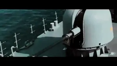 איראן סטראשעט די אמעריקאנער ים־פלאט אין א נייעם פראפאגאנדע ווידעא.