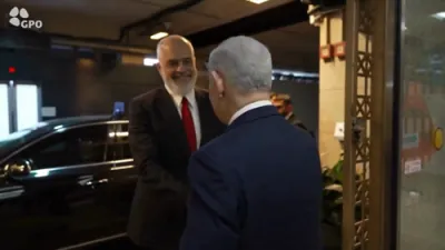 פרעמיער מיניסטער נתניהו טרעפט זיך מיטן אלבאנישן פרעמיער מיניסטער ראמא.
