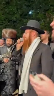 הערליכע חופה מיט צביקי לווין & אברהם מרדכי שווארץ & אהרלה סאמעט & מעני שטרייכער