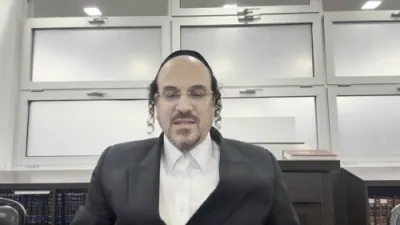 הערליכע סיפורים וועגן חמשה עשר בשבט - דורך הרב אליהו שווארץ ביים שיעור פון עמוד היומי דרשו -פסחים דף קא ע"א