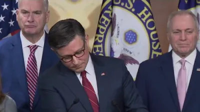 ספיקער דזשאנסאן באשולדיגט דעמאקראטן אין די גאווערמענט שאטדאון 