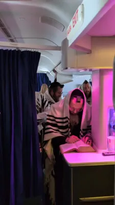 כ"ק אדמו"ר מתולדות יהודה שליט"א מיט א פשטות אין עירפארט און ערעפלאן אויפן וועג קיין פולין