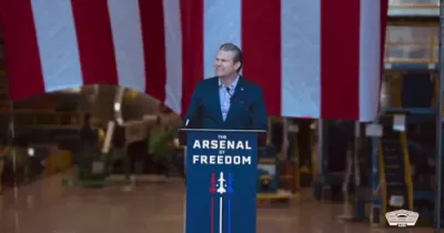 קריגס-סעקרעטאר העגסעט ווארנט איראן מיט א מעסעדזש פון אמעריקאנער פעסטקייט און שטארקייט.