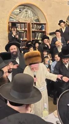 חמשה עשר בשבט בחצר הקודש תורת חכם 