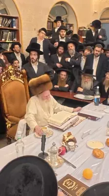 חמשה עשר בשבט בחצר הקודש תורת חכם 