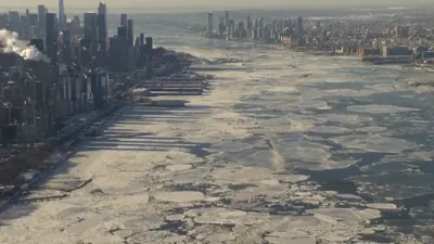 ביטערע קעלט פארוואנדלט דעם האדסאן טייך אין א אייז מעיז... 