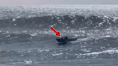 זעקס מענטשן ווערן געראטעוועט פון שרעקליכע כוואליעס