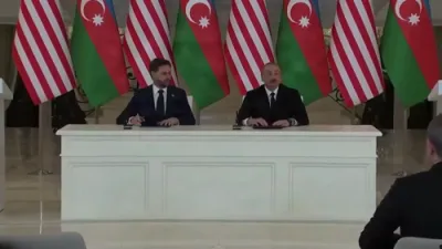 ווענס שרייבט אונטער א גרויסע פארטנערשאפט צווישן די פאראייניגטע שטאטן און אזערביידזשאן, פארשטארקנדיג רעגיאנאלע זיכערהייט.