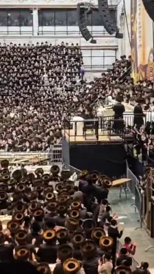ווידיאוס פון די גרויסע מעמד סיום די רבי'ס ספר תורה נעכטן אין חצר הקודש סקווירא
