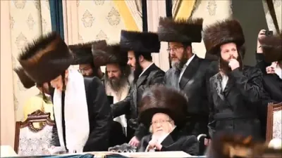 שמחת החתונה בחצר הקודש תולדות אברהם יצחק 