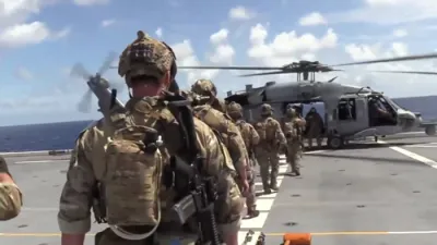 אמעריקאנער כוחות האבן אפגעשטעלט סאנקציאנישע ווענעזועלישע אויל טאנקערס אויפן ים.