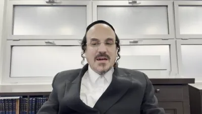 א הערליכע מעשה "דער מיטעלער בעלזער רב זי"ע היילט אויס א בלינדע אינגל מיט די קליגשאפט פון זיין זיידע" - דורך הרב אליהו שווארץ ביים שיעור פון עמוד היומי דרשו -פסחים דף קו