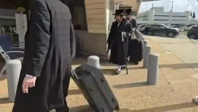 ערשטע הערליכע ווידיאו פון באזוך פון כ"ק אדמו"ר מקרעטשניף כפר עטה שליט"א אין ניו יארק 