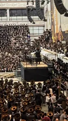 צענדליגע ווידיאוס פון סיום קריאת ספר תורה פון קדשינו בחצר הקודש סקווירא