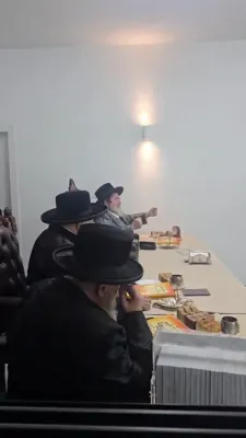 שליט"א לרפו"ש ביי א מעמד סיום זוהר היינט צוזאמען מיט כ"ק אדמו"ר מתולדות אהרן און רחמיסטריווקא שליט"א 