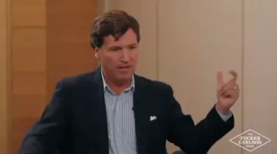 האקאבי רעגט זיך אויף טאקער קארלסאן 