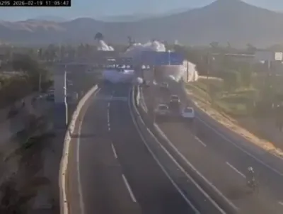 טויטלעכע גאז טאנקער עקספלאזיע אין סאנטיאגא הרגעט פיר.