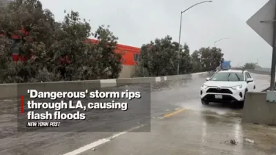 פלוצעמדיגע איבערפלייצונגען טונקען לאס אנדזשעלעס נאך ​​א שווערן שטורעם.