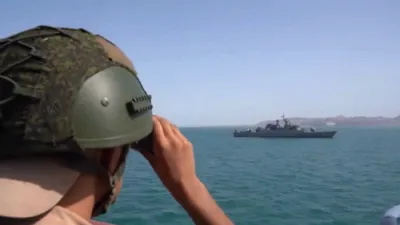 איראן-רוסלאנד ים-פלאט סימולירן ראטעווען פון געכאפטן שיף.