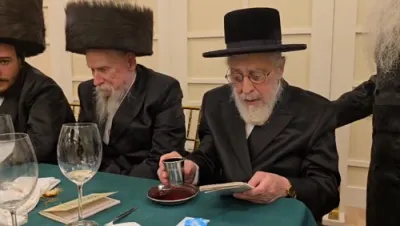 שבע ברכות של בן הרה"ח יחזקאל בלויא מראשי עסקנים באבוב 45 עם בת הרה"ח בן ציון דוד קאצענבערג , חתן הרה"ח משה ישעיהו קרענגל  בהשתתפות כ"ק אדמו"ר מליסקא שליט"א