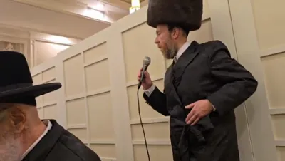 שבע ברכות של בן הרה"ח יחזקאל בלויא מראשי עסקנים באבוב 45 עם בת הרה"ח בן ציון דוד קאצענבערג , חתן הרה"ח משה ישעיהו קרענגל  בהשתתפות כ"ק אדמו"ר מליסקא שליט"א