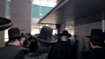 ערשטע ווידיאוס פון די באזוך פון כ"ק אדמו"ר מסאטמאר שליט"א אין מאנטשעסטער 