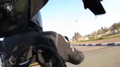 ירושלים יאסאם איינהייטן שטעלן אפ גע'גנב'עטע SUV נאך א טשעיס