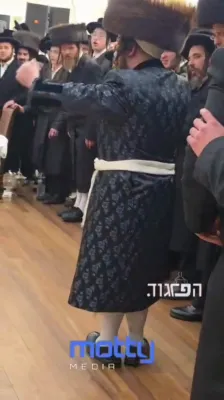 דערהויבענע מצוה טאנץ נעכטן פון כ"ק אדמו"ר מקרעטשניף כפר עטה שליט"א 