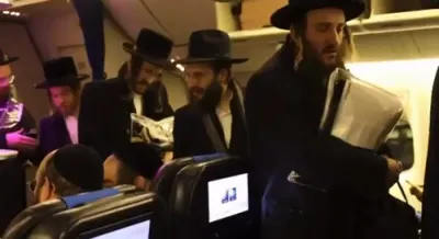 ווידיאו: מסע הקודש פון כ"ק אדמו"ר מתולדות יהודה סטוטשין צו קברי אבות אין אייראפע 