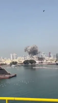 איראן פירט דורך אן אטאקע אויף אמעריקאנער ים-פלאט באזע אין באכריין.