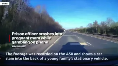 א דרייווער מאכט א קרעש ביים שפילן אויפן פאון