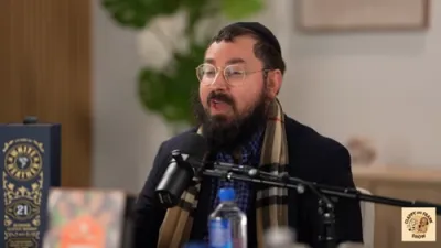 פון א האטעל סערווירער צו א אינשורענס ביזנעסמאן