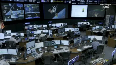 נאס"א קארגא דראגאן פארלאזט ISS מיט 5,000 פונט פון סופלייס