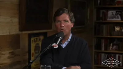 טאקער קארלסאן מיט קריטיק איבער אמעריקע און איראן