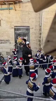 פורים ווייבס פאר די מאה שערים קינדערלעך