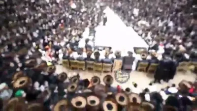 פורים טיש בחצר הקודש בעלזא