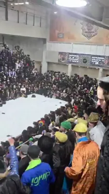 מען זינגט יש בורא עולם אין סאטמאר 