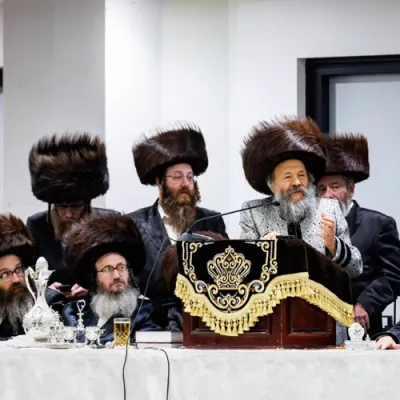  דברות קודש פון כ"ק אדמו"ר מבאבוב 45 שליט"א איבער די כוחי ועוצם ידי פון די קליפה הציונות ביים יארצייט טיש פון חותנו הגה"ק מבאבוב זצ"ל 