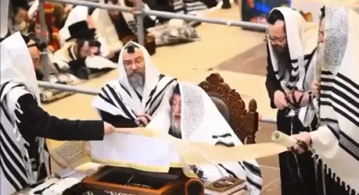 קריאת המגילה דורך כ"ק אדמו"ר מוויזניץ שליט"א לרפואה שלמה 