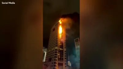 דראון אטאקע פאראורזאכט א גרויסע פייער אין קאווייט רעגירונג טורעם.