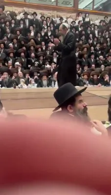 גרויסע שושן פורים טיש אין סטוטשין 