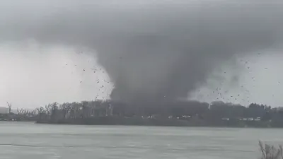 מאסיווער טורנעידאו אין יוניאן סיטי, מישיגען.