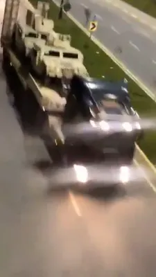 קורדישע כוחות האבן געשיקט א געפאנצערטן קאנוויי צום גרעניץ מיט איראן.