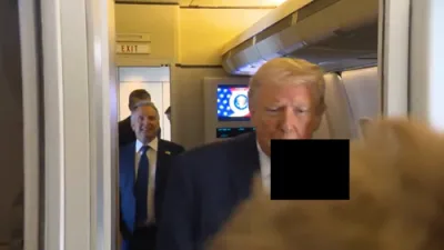 פולע ווידיאו ווי פרעזידענט טראמפ און סעקרעטערי העגסעט און סטיוו וויטקאף רעדן צו ריפארטערס אויף עיר פארס וואן 