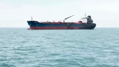 איראנער שיף אטאקע ציט אן צוויי טאנקער שיפן אין איראקער וואסערן.