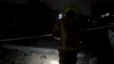 סצענע ווי א מיסיל פון חיזבאלא  האט געלאנדעט אין די דערפל זרזל אין צפון ארץ ישראל 